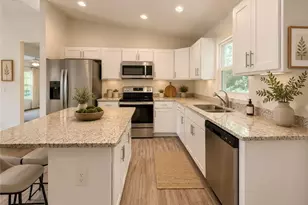 1173 E Benbow Cir, Labelle, FL 33935 - Photo 10