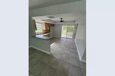 2027 Eloise Cir, North Fort Myers, FL 33917 - Photo 2