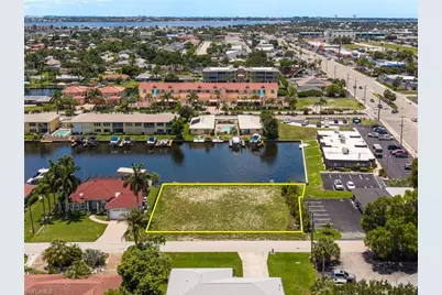 1612 SE 41st St, Cape Coral, FL 33904 - Photo 8