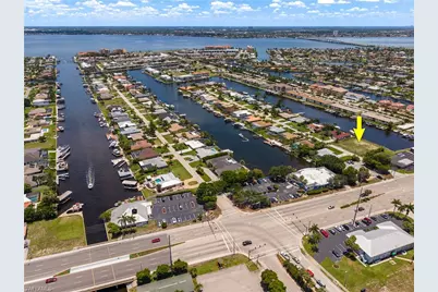 1612 SE 41st St, Cape Coral, FL 33904 - Photo 10