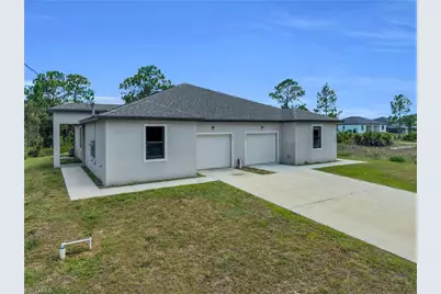 1054 Ainsworth St E, Lehigh Acres, FL 33974 - Photo 4