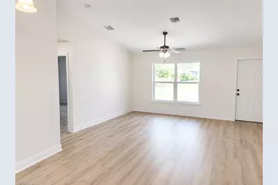 318 SE 46th Ln, Cape Coral, FL 33904 - Photo 2
