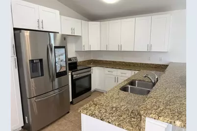 318 SE 46th Ln, Cape Coral, FL 33904 - Photo 4