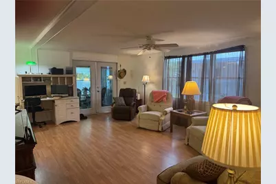 94 Poinsettia Dr, Fort Myers, FL 33905 - Photo 4