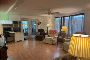 94 Poinsettia Dr, Fort Myers, FL 33905 - Photo 4