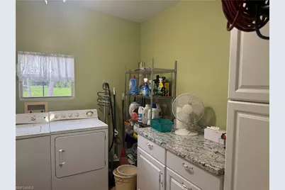 94 Poinsettia Dr, Fort Myers, FL 33905 - Photo 24