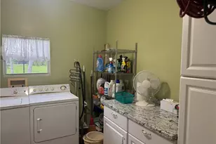94 Poinsettia Dr, Fort Myers, FL 33905 - Photo 24
