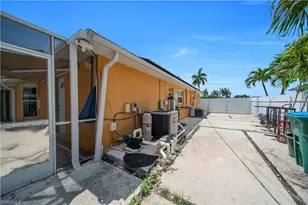 427 SE 19th Terrace, Cape Coral, FL 33990 - Photo 38