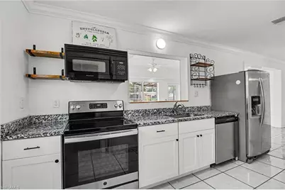 20 Estate Dr, North Fort Myers, FL 33917 - Photo 8