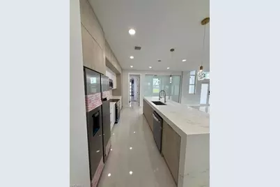 2835 NE 5th Pl, Cape Coral, FL 33909 - Photo 12