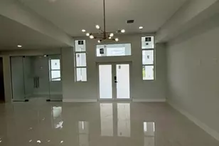 2835 NE 5th Pl, Cape Coral, FL 33909 - Photo 18