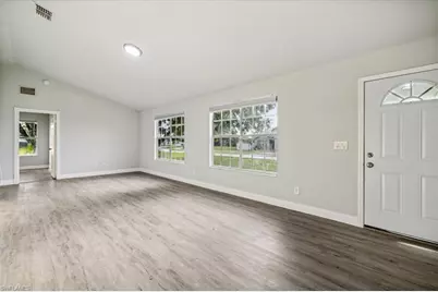 2701 SW 8th Ct, Cape Coral, FL 33914 - Photo 6