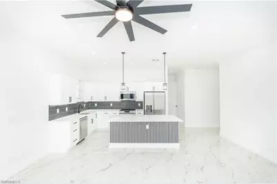 1142 Eclipse St E, Lehigh Acres, FL 33974 - Photo 6