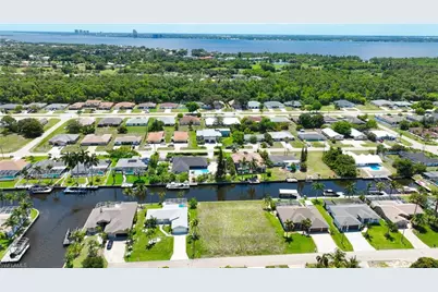 1041 SE 23rd Ave, Cape Coral, FL 33990 - Photo 6