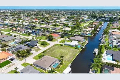 1041 SE 23rd Ave, Cape Coral, FL 33990 - Photo 12