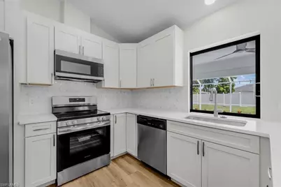 623 SE 31st Ln, Cape Coral, FL 33904 - Photo 14