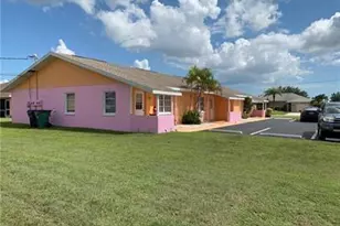 303 SW 3rd Pl, Cape Coral, FL 33991 - Photo 2