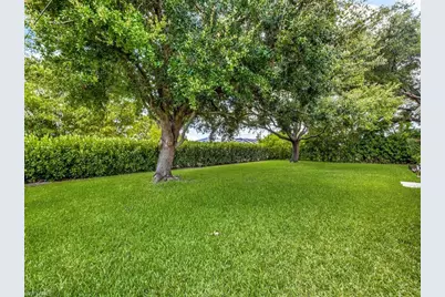 206 SE 28th Ter, Cape Coral, FL 33904 - Photo 4