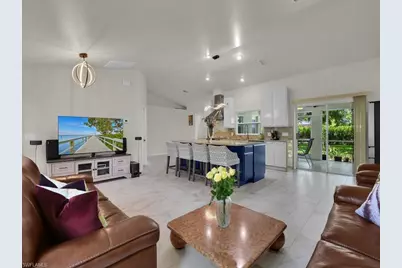 206 SE 28th Ter, Cape Coral, FL 33904 - Photo 2