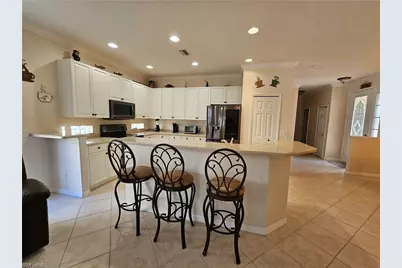 10518 Avila Cir, Fort Myers, FL 33913 - Photo 4