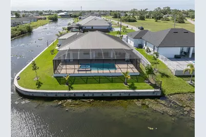 509 NE 5th Ter, Cape Coral, FL 33909 - Photo 4