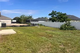 101 NW 25th St, Cape Coral, FL 33993 - Photo 12