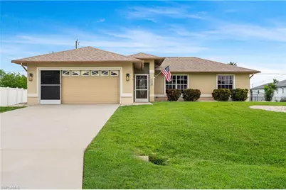 219 NE 7th Pl, Cape Coral, FL 33909 - Photo 4
