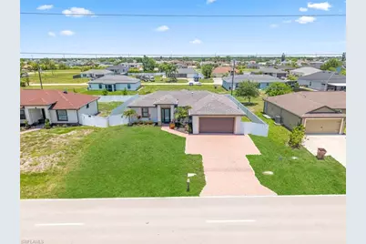 317 Kismet Pkwy E, Cape Coral, FL 33909 - Photo 2