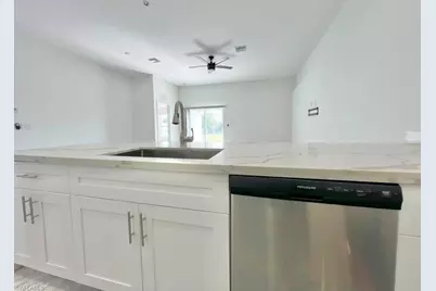 4622 SW 7th Pl, Cape Coral, FL 33914 - Photo 8