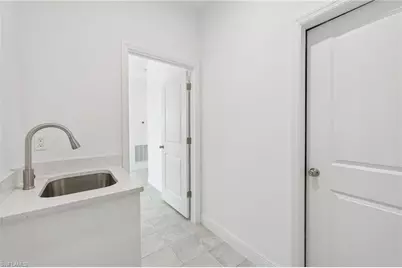 9006 S Castle Cir, Labelle, FL 33935 - Photo 8