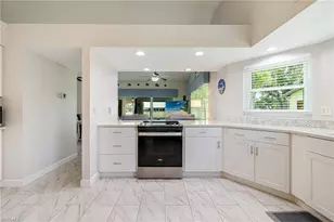 301 McGregor Park Cir, Fort Myers, FL 33908 - Photo 6