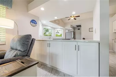 301 McGregor Park Cir, Fort Myers, FL 33908 - Photo 8