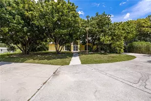 4925 Skates Cir, Fort Myers, FL 33905 - Photo 4