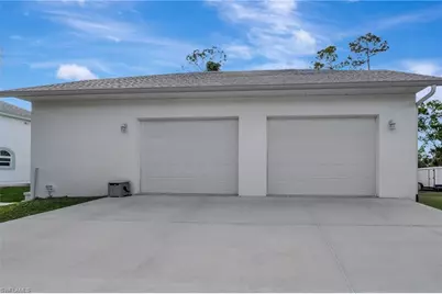 809 Robert Ave, Lehigh Acres, FL 33936 - Photo 40