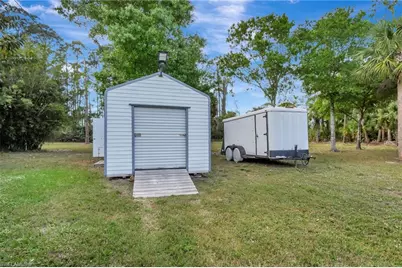 809 Robert Ave, Lehigh Acres, FL 33936 - Photo 38