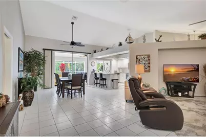 809 Robert Ave, Lehigh Acres, FL 33936 - Photo 4