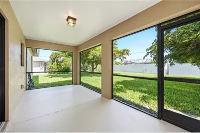 1502 SE 33rd St, Cape Coral, FL 33904 - Photo 4