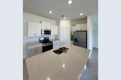 17669 Paradiso Way, North Fort Myers, FL 33917 - Photo 6