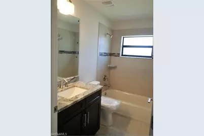 815 SW 11th Ct, Cape Coral, FL 33991 - Photo 4