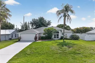 705 SW 9th Ave, Cape Coral, FL 33991 - Photo 2