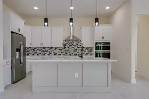 141 SW 37th Pl, Cape Coral, FL 33993 - Photo 10