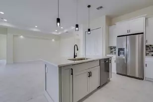 141 SW 37th Pl, Cape Coral, FL 33993 - Photo 8