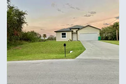 2013 Odessa Cir, Labelle, FL 33935 - Photo 2