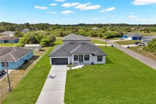 8030 Sherwood Cir, Labelle, FL 33935 - Photo 22