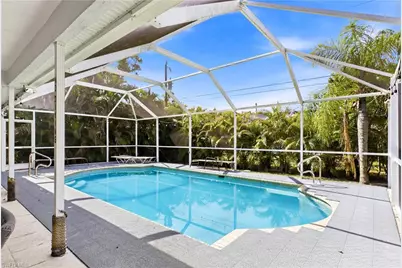 204 SE 18th St, Cape Coral, FL 33990 - Photo 6