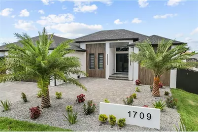 1709 SW 43rd Ln, Cape Coral, FL 33914 - Photo 2
