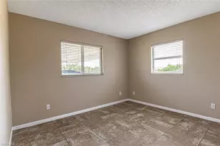 624 SE 13th St, Cape Coral, FL 33990 - Photo 12