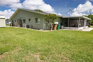 624 SE 13th St, Cape Coral, FL 33990 - Photo 18
