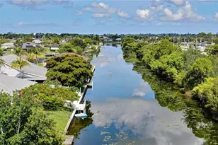 624 SE 13th St, Cape Coral, FL 33990 - Photo 24