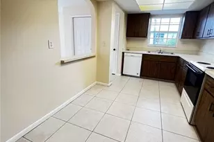 609 SE 23rd Pl, Cape Coral, FL 33990 - Photo 10